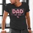 Dad Est 2026 Logo Daddy 2026 Soon To Be New Father 2026 Men's V-Neck T-Shirt