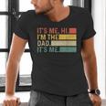 It's Me Hi I'm The Dad It's Me Dad Father's Day Retro Men's V-Neck T-Shirt