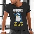 Kids Kindergarten Dabbing Penguin Nailed It Graduation Class 2021 Men's V-Neck T-Shirt