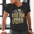 Proud Step Mom Of A Class Of 2025 Graduate Senior Graduation Men's V-Neck T-Shirt