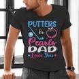 Putters Or Pearls Dad Loves You Gender Reveal Family Men's V-Neck T-Shirt