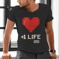 Retro Gamer 1 Life Pixel Heart – 8-Bit Gaming Nostalgia Men's V-Neck T-Shirt