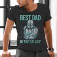 Star Wars The Mandalorian And Grogu Best Dad In The Galaxy Men's V-Neck T-Shirt