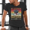 My Stepmom Mastered It Master's Degree Graduation Vintage Men's V-Neck T-Shirt