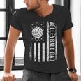 Vintage Volleyball Dad USA Flag Retro Fathers Day Daddy Papa Men's V-Neck T-Shirt