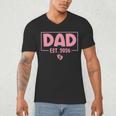 Dad Est 2026 Logo Daddy 2026 Soon To Be New Father 2026 Men's V-Neck T-Shirt