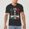 El Papa Mas Chingon Mexican Dad Husband Regalo Flag Men's V-Neck T-Shirt