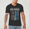 Proud Air Force Dad Of The US Air Force USA Flag Men's V-Neck T-Shirt