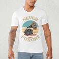 Retro Grammophone Never Forget Nostalgia Vintage Men's V-Neck T-Shirt