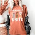 Introvert Unite Kitty Paws Raise Introverted Gathering Women's Comfort Colors T-Shirt Yam