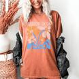 Senior 2026 Retro Groovy Flowers Graduation Women's Comfort Colors T-Shirt Yam