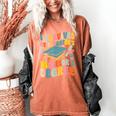 i Survived My Daughter's Bachelors Degree Groovy Graduation Women's Comfort Colors T-Shirt Yam