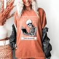 Tarot Card Shirt The Reader Tarot Skeleton Reading Book Women's Comfort Colors T-Shirt Yam
