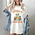 Cute Halloween Teacher Librarian Mummy Reading Books Women's Comfort Colors T-Shirt Ivory