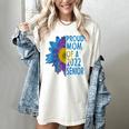 Proud Mom Of a 2022 Senior Shirt Graduation 2022 Women's Women's Comfort Colors T-Shirt Ivory