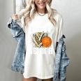 Proud Senior Mom Class Of 2026 Basketball Graduation Leopard Women's Comfort Colors T-Shirt Ivory