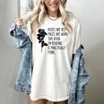 Roses Are Red Pages Are Worn Spicy Book Reading Smut Reader Women's Comfort Colors T-Shirt Ivory