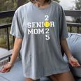 Class Of 2025 Softball Mom Senior Graduation Graduate Women Women's Comfort Colors T-Shirt Gray