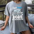 Proud MOM Of A 8th Grade Graduate 2025 Elementary Graduation Women's Comfort Colors T-Shirt Gray