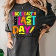 2025 Last Day Of School Autograph Kindergarten Graduation Women's Comfort Colors T-Shirt Pepper