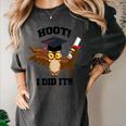Hoot I Did It Grad Owl Holding Graduation Diploma Congrats Women's Comfort Colors T-Shirt Pepper
