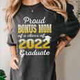 Proud Bonus Mom Of 2022 Graduate Class 2022 Graduation 22 Women's Comfort Colors T-Shirt Pepper