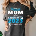 Proud Mom Of Kindergarten Graduate 2023 Graduation Mom Women's Comfort Colors T-Shirt Pepper