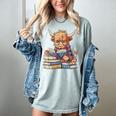 Highland Cow Reading Book Librarian Library Women's Comfort Colors T-Shirt Denim