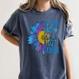 Proud Mom Of a 2022 Senior Shirt Graduation 2022 Women's Women's Comfort Colors T-Shirt Denim