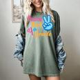 Last Day Of School Peace Out Grade 4 Graduation Kids Women's Comfort Colors T-Shirt Berry