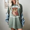 I Like Owls And Maybe 3 People Introvert Humor Casual Women's Comfort Colors T-Shirt Berry