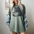 Reading Cat Cat Book Lover Women's Comfort Colors T-Shirt Berry