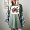 Senior Football Mom Class Of 2025 Graduation Graduate Women's Comfort Colors T-Shirt Berry