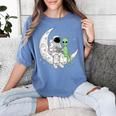 Astronaut Reading Book To Alien Moon Space Book Lover Men Women's Comfort Colors T-Shirt Chalky Mint