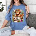 Bookworm Cute Highland Cow Reading Book Women's Comfort Colors T-Shirt Chalky Mint