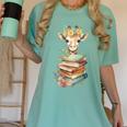 Cute Giraffe With Book Floral Bookworm Librarian Book Lover Women's Comfort Colors T-Shirt Violet