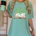 St Patricks Day Book Lover Librarian Reading Saint Pattys Women's Comfort Colors T-Shirt Violet