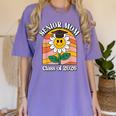 Senior Mom Class Of 2026 Daisy Flower Retro Graduation Women's Comfort Colors T-Shirt Violet