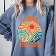 I Dig The 70s Aesthetic Nostalgia 1970's Retro 70s Party Comfort Colors Sweatshirt Denim