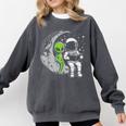 Astronaut Reading Book To Alien Moon Space Women Kids Men Comfort Colors Sweatshirt Pepper Astronaut Reading Book To Alien Moon Space Women Kids Men Comfort Colors Sweatshirt Pepper