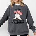This Is My Last Rodeo Senior 2026 Cowgirl Graduation Comfort Colors Sweatshirt Pepper