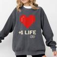 Retro Gamer 1 Life Pixel Heart – 8-Bit Gaming Nostalgia Comfort Colors Sweatshirt Pepper