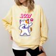 2021 Kindergarden Graduation Celebration Dapping Cat For Men Women Kids Comfort Colors Sweatshirt Butter