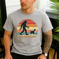 Bigfoot Walking a Dog Bernedoodle Dog Dad Men's Casual T-Shirt Sport Grey