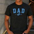 Dad Est 2026 Blue Baby Feet First Time Boy Daddy Men's Casual T-Shirt Dark Grey