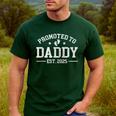 Promoted To Daddy Est 2025 Baby Announcement For New Dad Men's Casual T-Shirt Forest