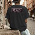Pink Dad Est 2026 Logo Father 2026 Loading New Dad 2026 Men's Back Print T-Shirt