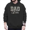 Dad Est 2026 Camo Old School Men Father's Day Dada Men Hoodie