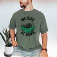 We Ride At Dawn Lawn Mower Zero-Turn Dad Mowing Men's Comfort Colors T-Shirt Moss