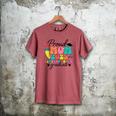 Proud Mom Class Of 2025 Kindergarten Graduate Graduation Men's Comfort Colors T-Shirt Crimson